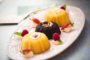 Hi res Small Boozy Bundt Cakes x3 lscape