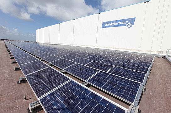 Zonnepanelen-op-het-dak-van-Kloosterboer-Delta-Terminal---Solar-panels-on-the--roof-of-Kloosterboer-Delta-Terminal